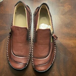 Brown shoes-new